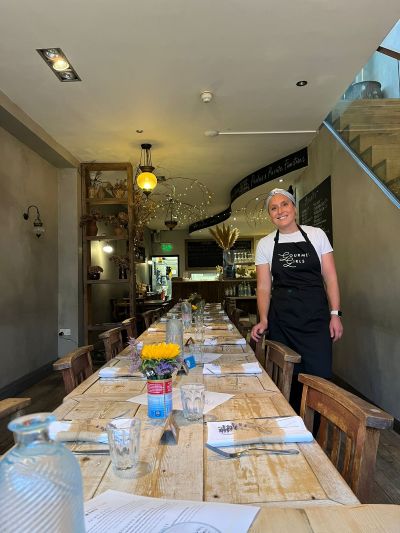 Gourmet-Girls—-Giulia-Civello-table.jpg