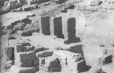 FIG-3-Solunto—3-pillars-altar.jpg